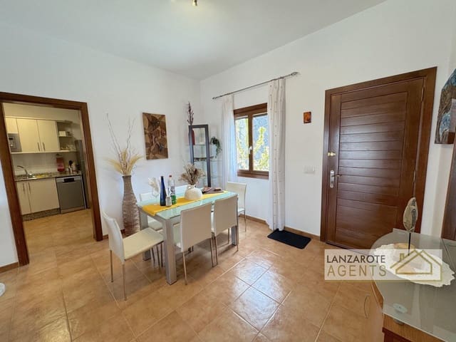 3 slaapkamer Villa te koop in Playa Blanca, Yaiza met zwembad - € 499.000 (Ref: 9652395)
