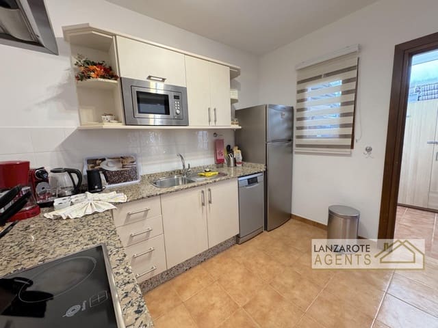 3 slaapkamer Villa te koop in Playa Blanca, Yaiza met zwembad - € 499.000 (Ref: 9652395)