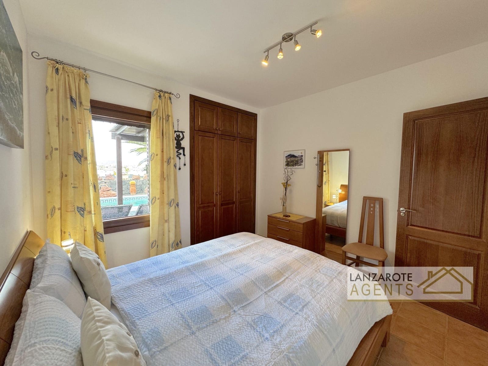 3 soveværelse Villa til salg i Playa Blanca med swimmingpool - € 499.000 (Ref: 9652395)