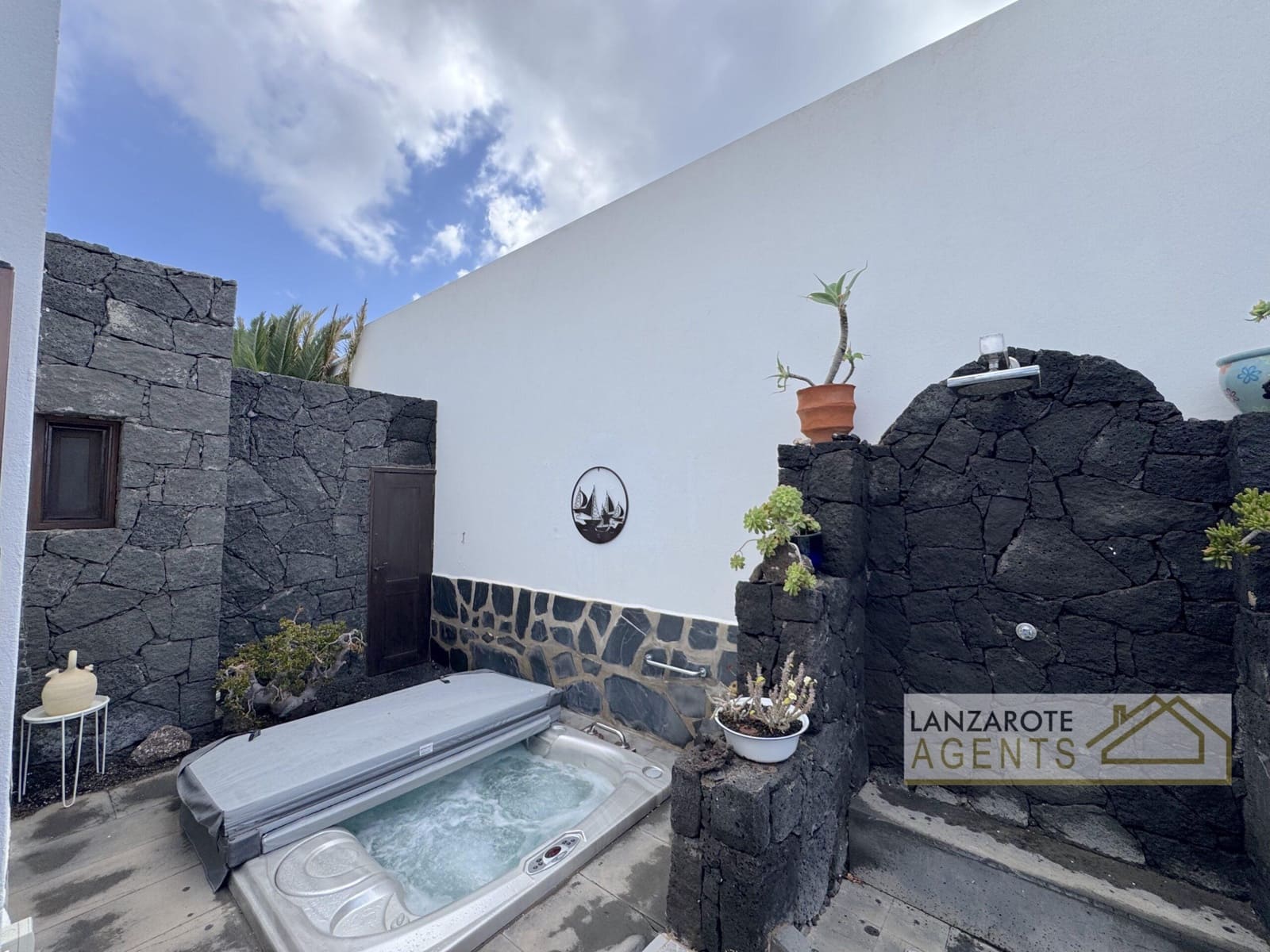 3 soveværelse Villa til salg i Playa Blanca med swimmingpool - € 499.000 (Ref: 9652395)
