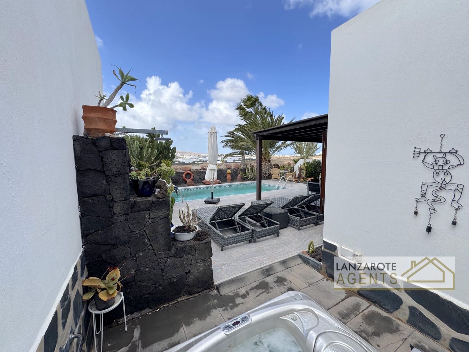 3 soveværelse Villa til salg i Playa Blanca med swimmingpool - € 499.000 (Ref: 9652395)