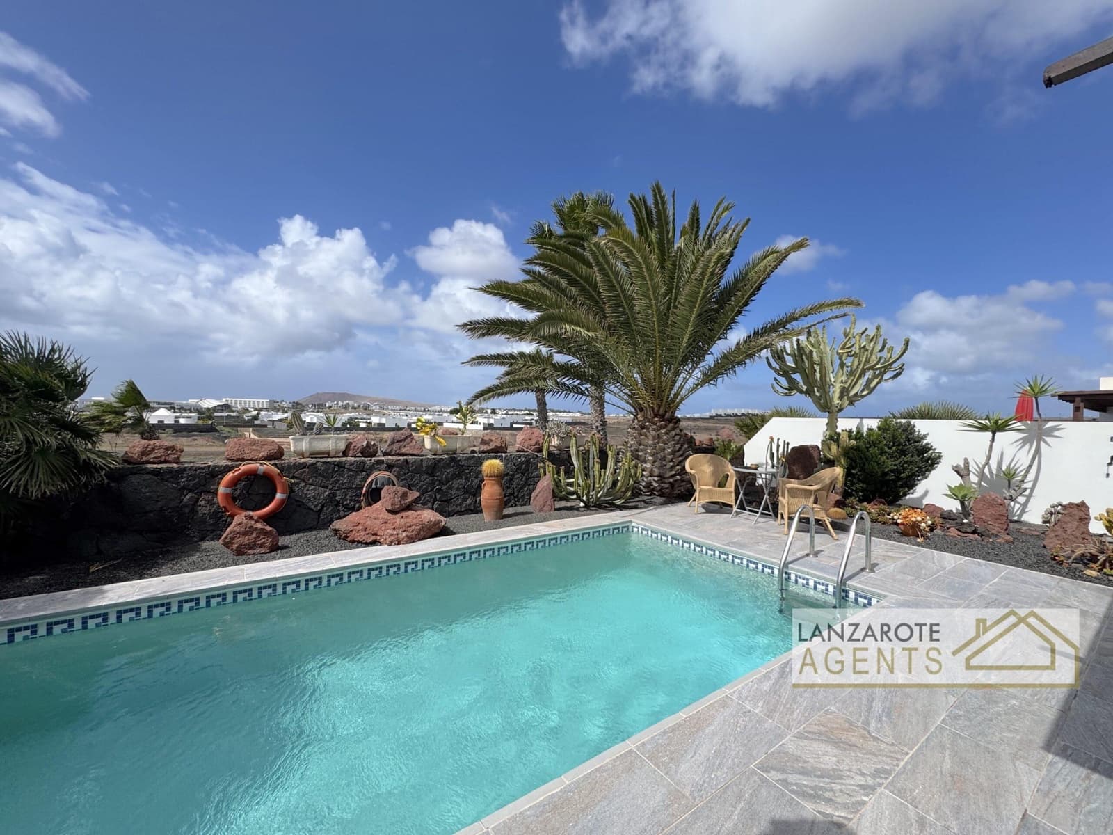 3 soveværelse Villa til salg i Playa Blanca med swimmingpool - € 499.000 (Ref: 9652395)