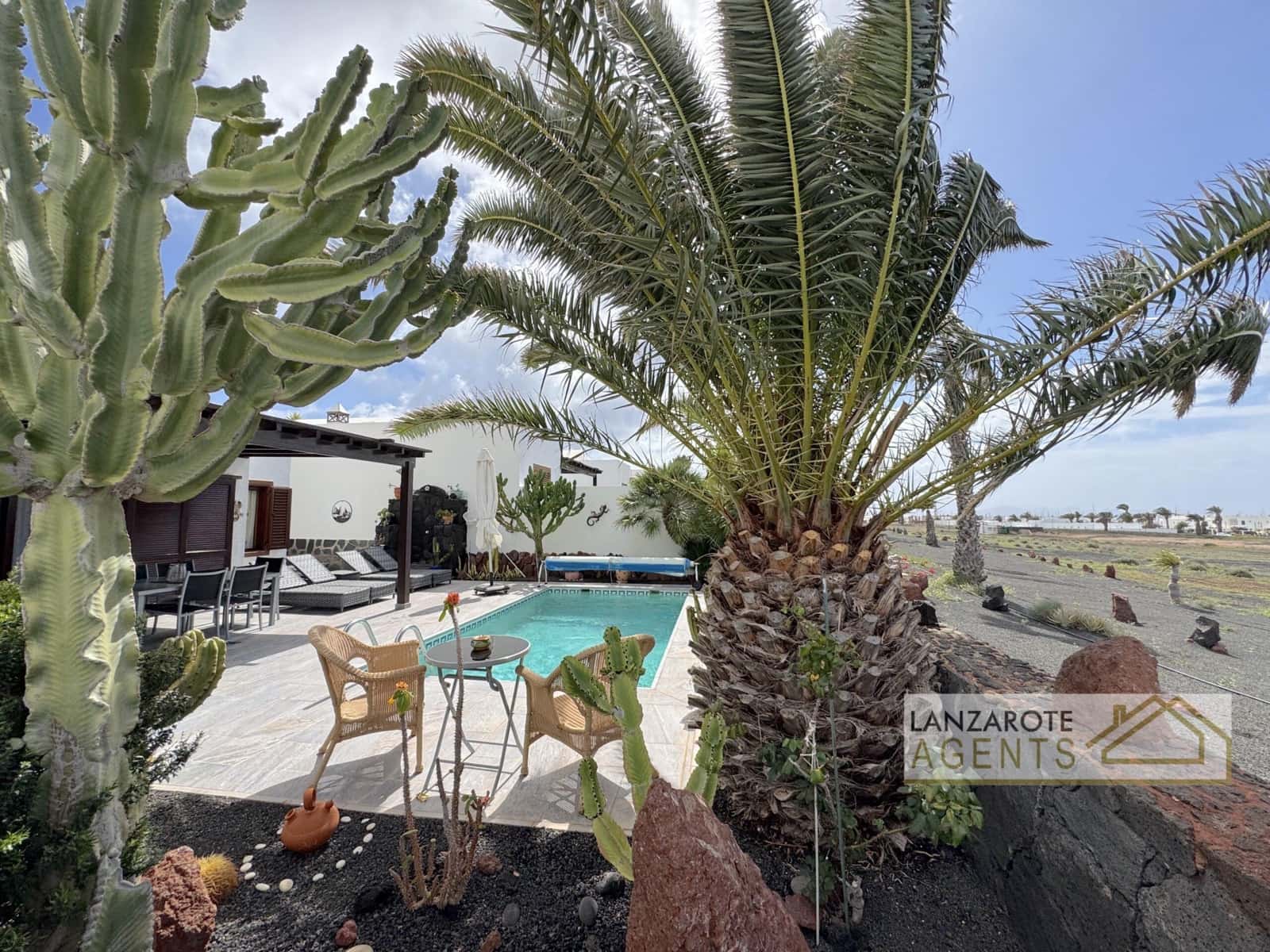 3 soveværelse Villa til salg i Playa Blanca med swimmingpool - € 499.000 (Ref: 9652395)