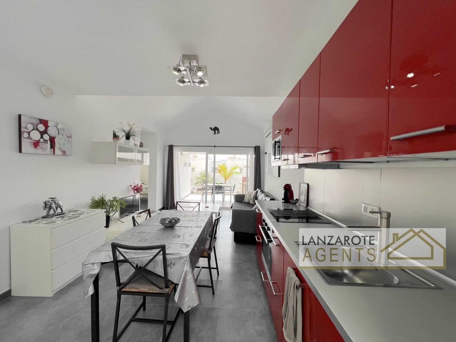 2 bedroom Bungalow for sale in Playa Blanca with pool - € 220,000 (Ref: 9656493)