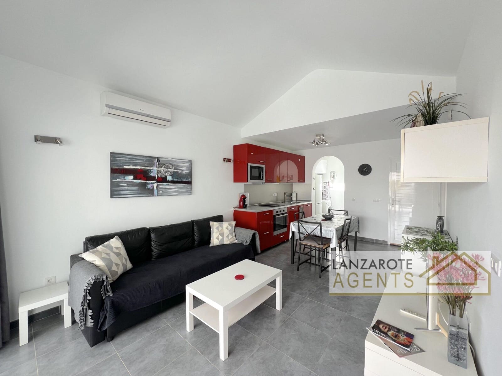 2 bedroom Bungalow for sale in Playa Blanca with pool - € 220,000 (Ref: 9656493)