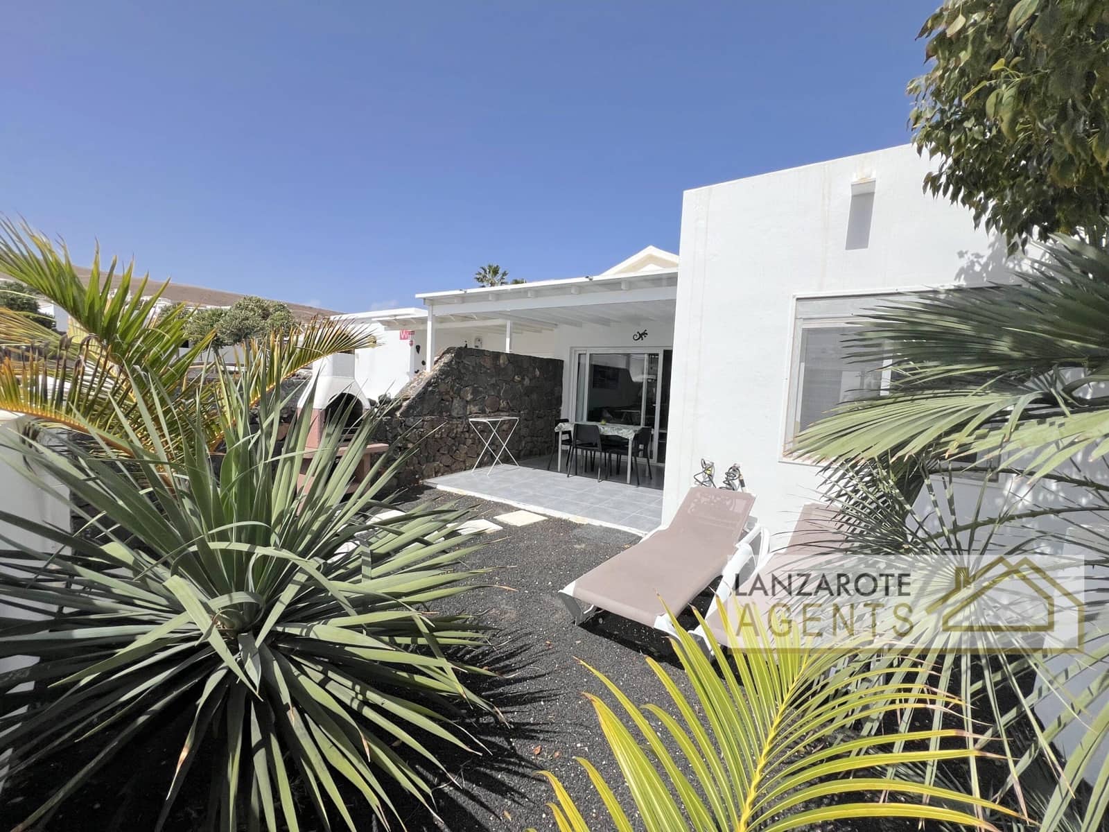 2 bedroom Bungalow for sale in Playa Blanca with pool - € 220,000 (Ref: 9656493)