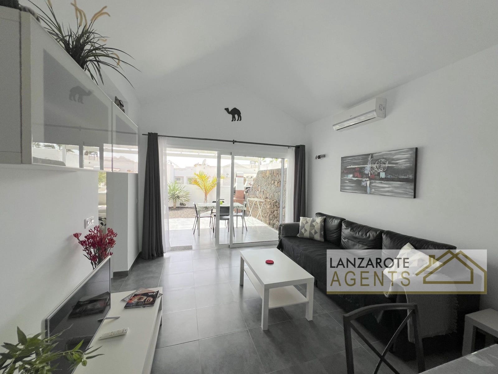 2 bedroom Bungalow for sale in Playa Blanca with pool - € 220,000 (Ref: 9656493)