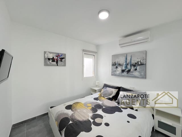 2 slaapkamer Bungalow te koop in Playa Blanca, Yaiza met zwembad - € 220.000 (Ref: 9656493)