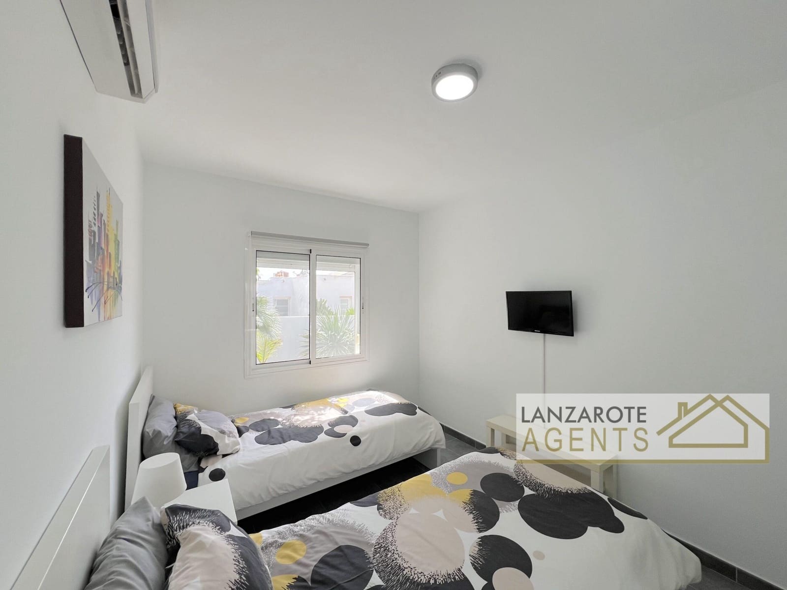 2 bedroom Bungalow for sale in Playa Blanca with pool - € 220,000 (Ref: 9656493)