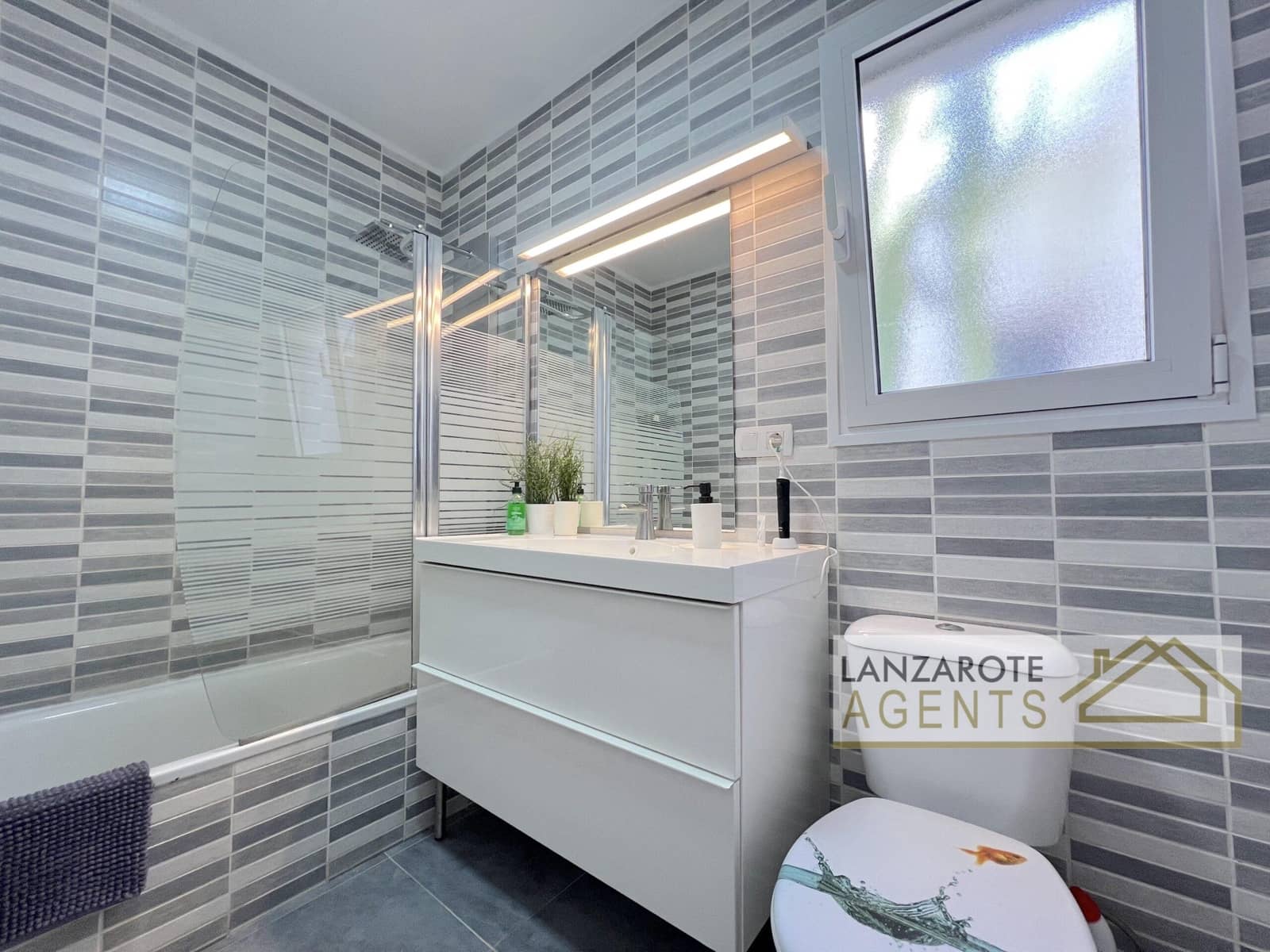 2 bedroom Bungalow for sale in Playa Blanca with pool - € 220,000 (Ref: 9656493)