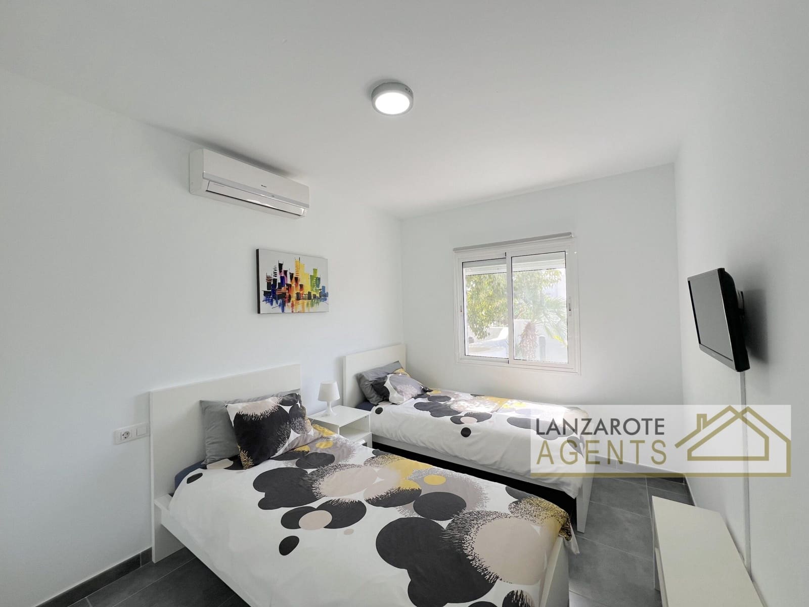 2 bedroom Bungalow for sale in Playa Blanca with pool - € 220,000 (Ref: 9656493)