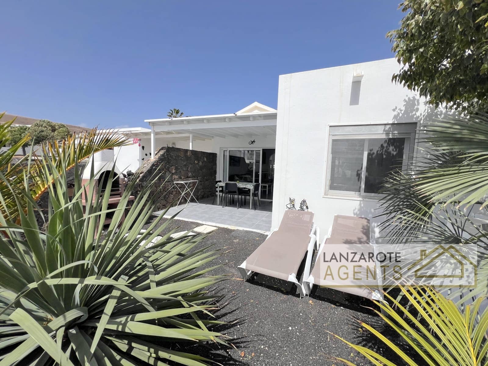 2 bedroom Bungalow for sale in Playa Blanca with pool - € 220,000 (Ref: 9656493)