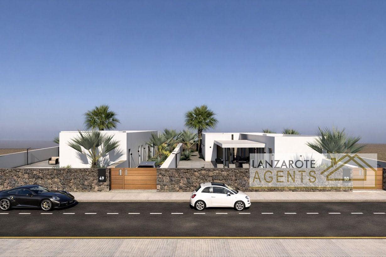 4 bedroom Villa for sale in Playa Blanca - € 1,280,000 (Ref: 9671104)