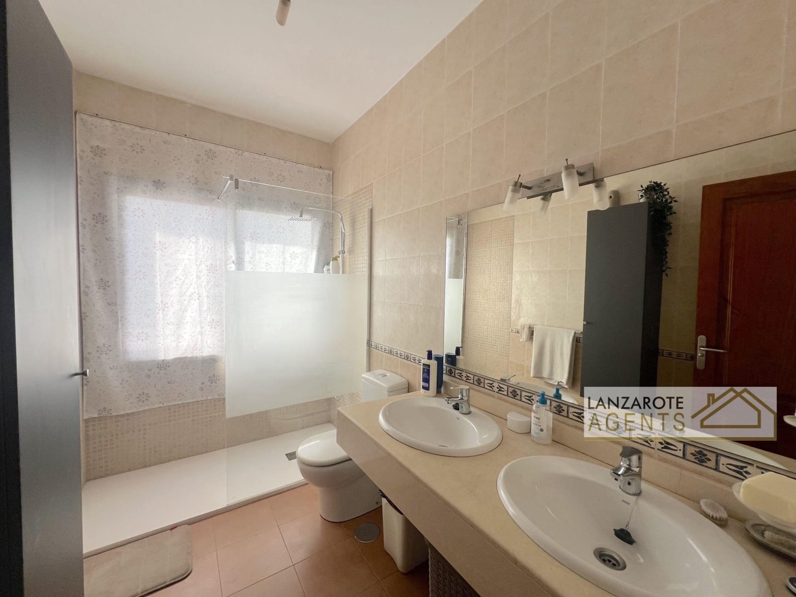 3 sypialnia Willa na sprzedaż w Playa Blanca z garażem - 544 995 € (Ref: 9691448)