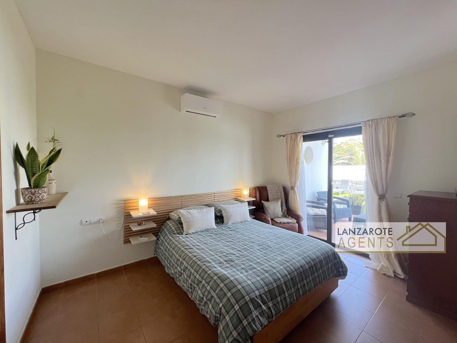 3 sypialnia Willa na sprzedaż w Playa Blanca z garażem - 544 995 € (Ref: 9691448)