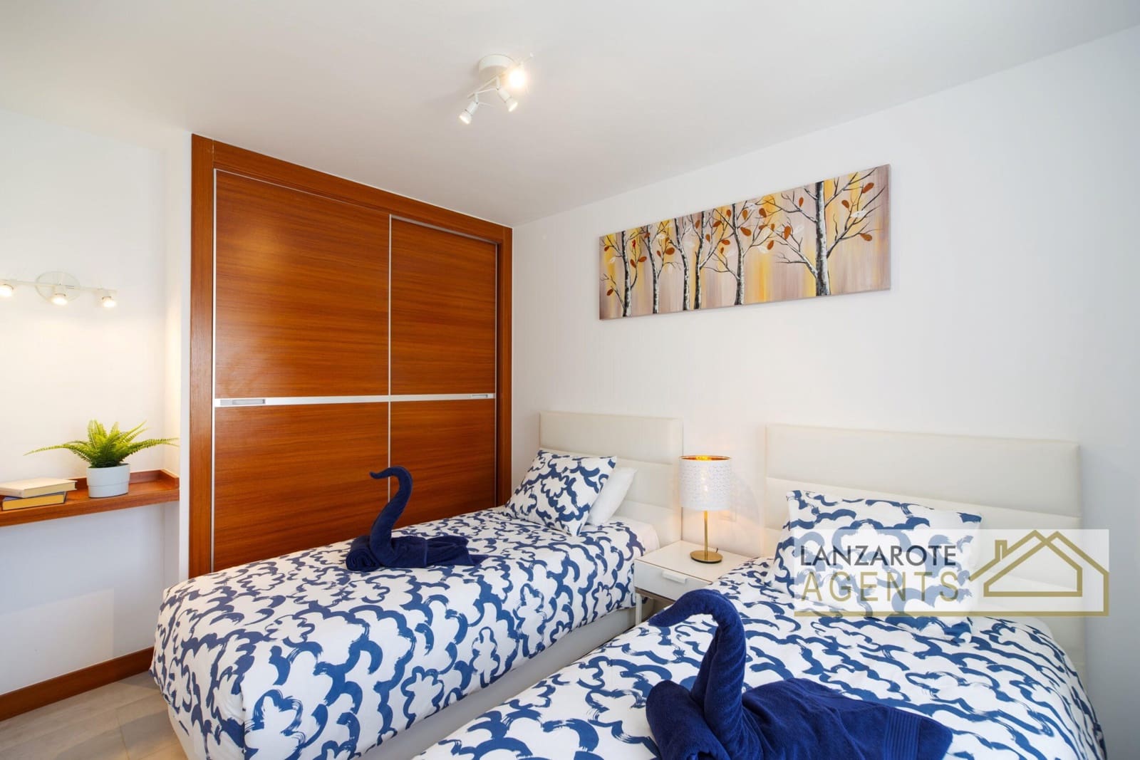 2 bedroom Villa for sale in Playa Blanca - € 475,000 (Ref: 9720320)