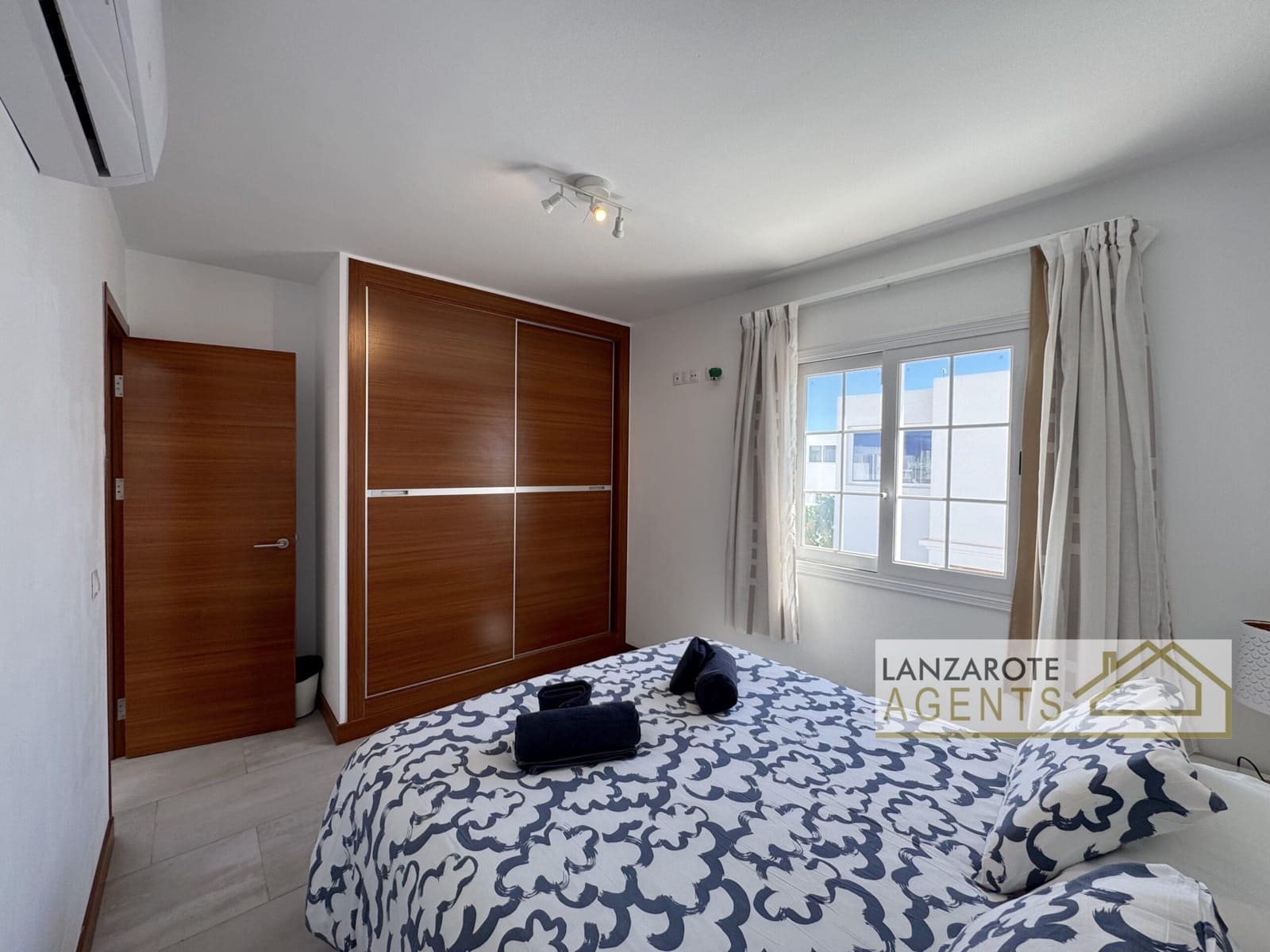 2 bedroom Villa for sale in Playa Blanca - € 475,000 (Ref: 9720320)