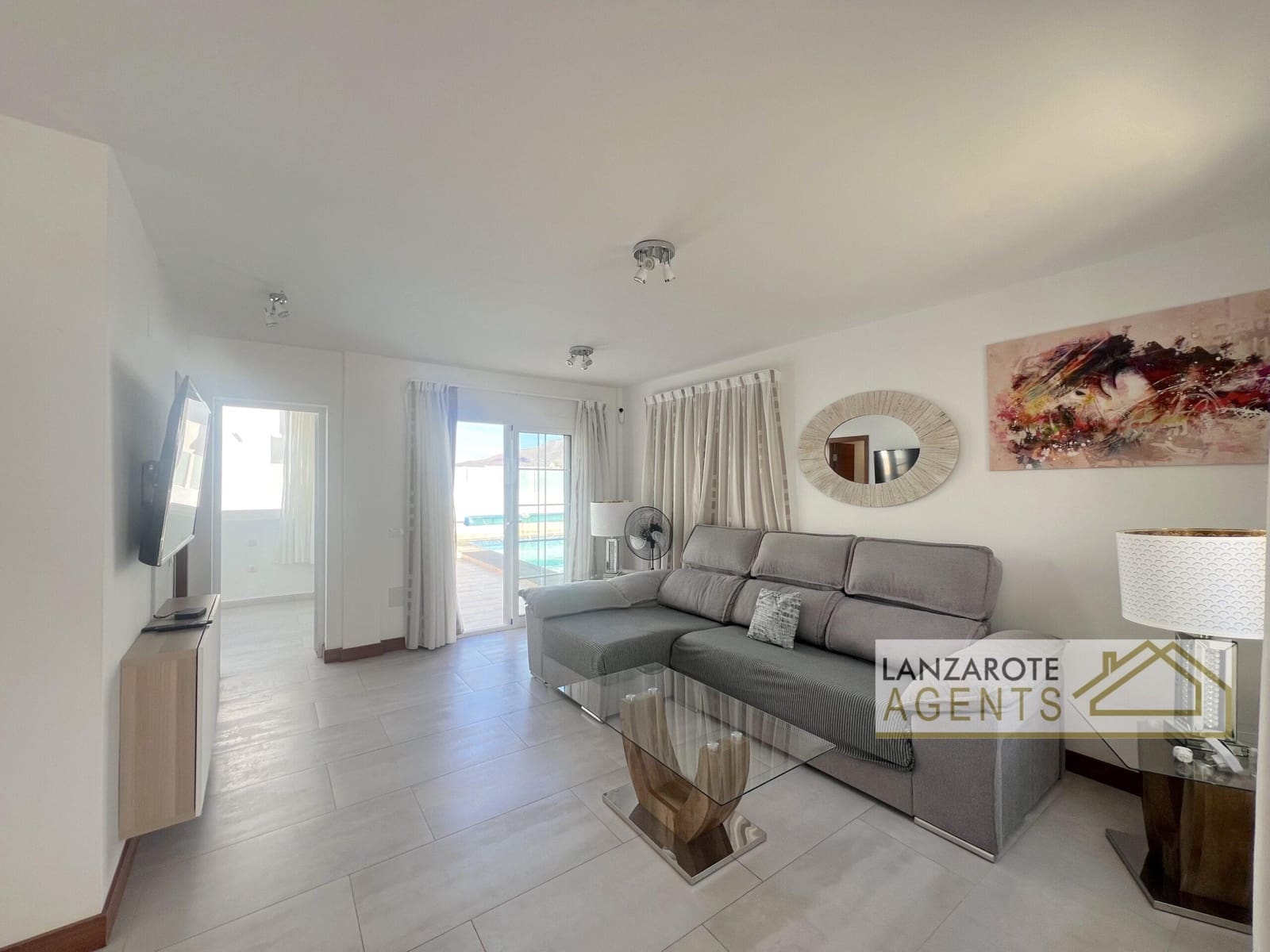 2 bedroom Villa for sale in Playa Blanca - € 475,000 (Ref: 9720320)