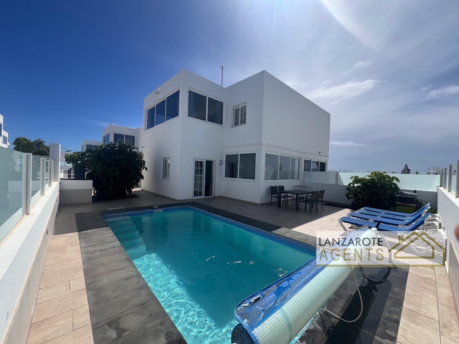 2 bedroom Villa for sale in Playa Blanca - € 475,000 (Ref: 9720320)