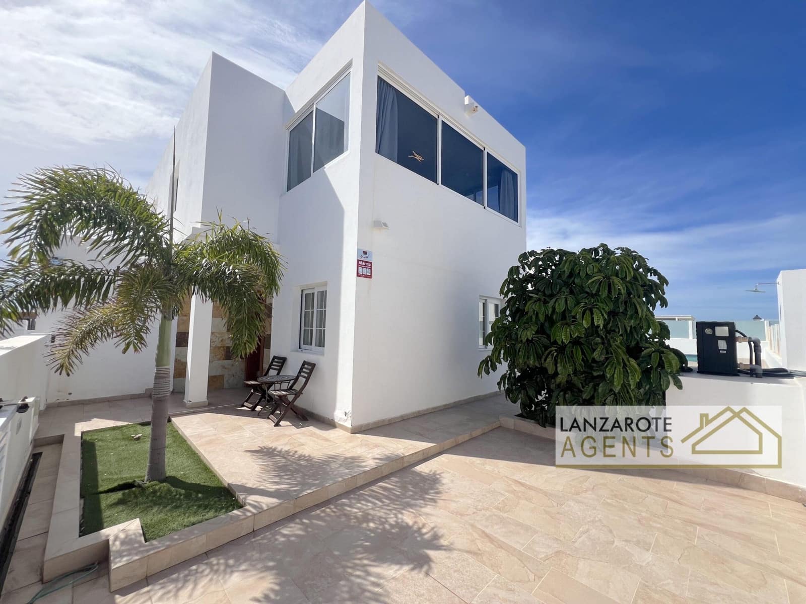 2 bedroom Villa for sale in Playa Blanca - € 475,000 (Ref: 9720320)