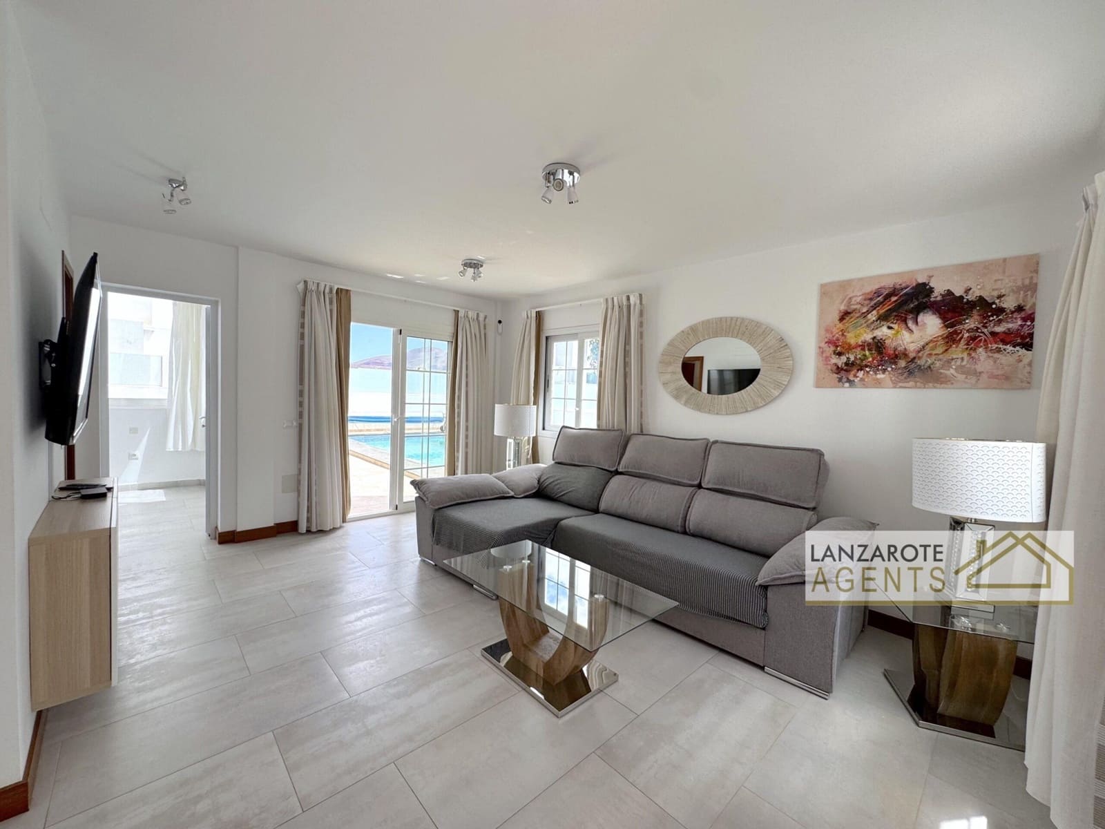 2 bedroom Villa for sale in Playa Blanca - € 475,000 (Ref: 9720320)
