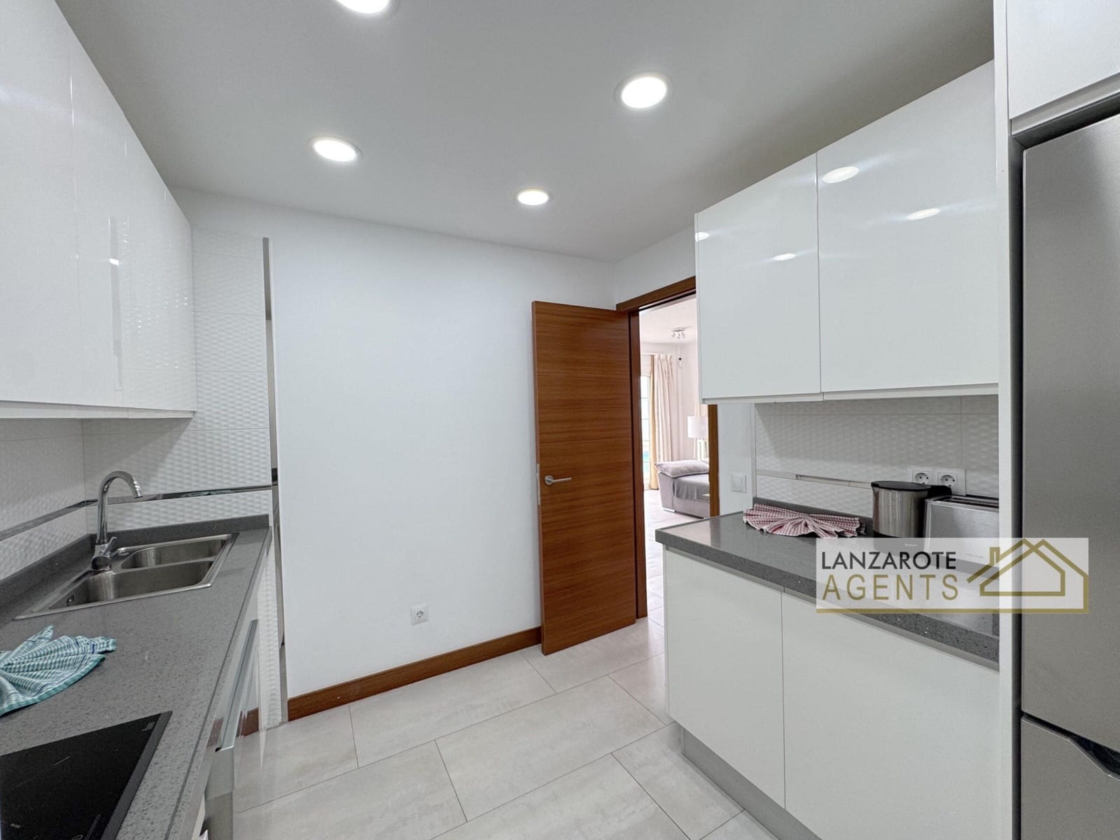2 bedroom Villa for sale in Playa Blanca - € 475,000 (Ref: 9720320)