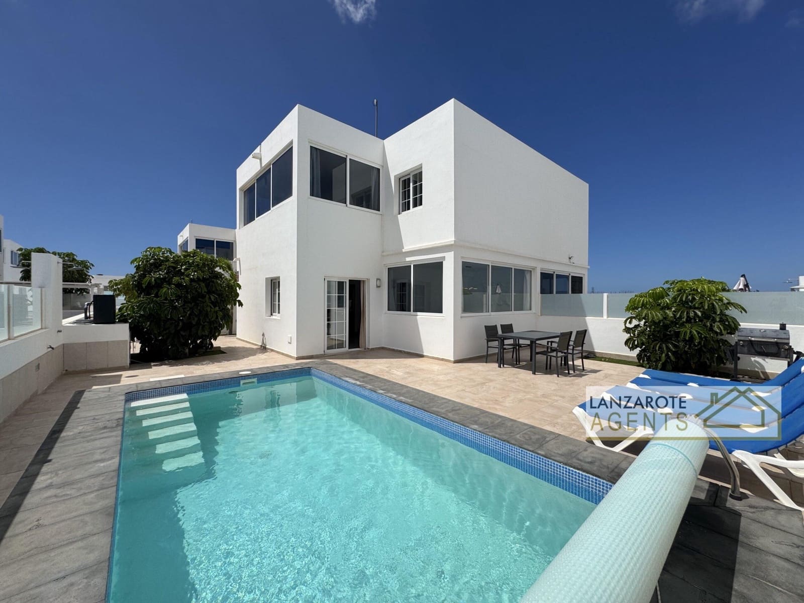 2 bedroom Villa for sale in Playa Blanca - € 475,000 (Ref: 9720320)