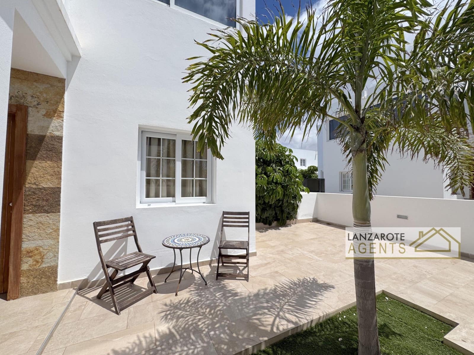 2 bedroom Villa for sale in Playa Blanca - € 475,000 (Ref: 9720320)