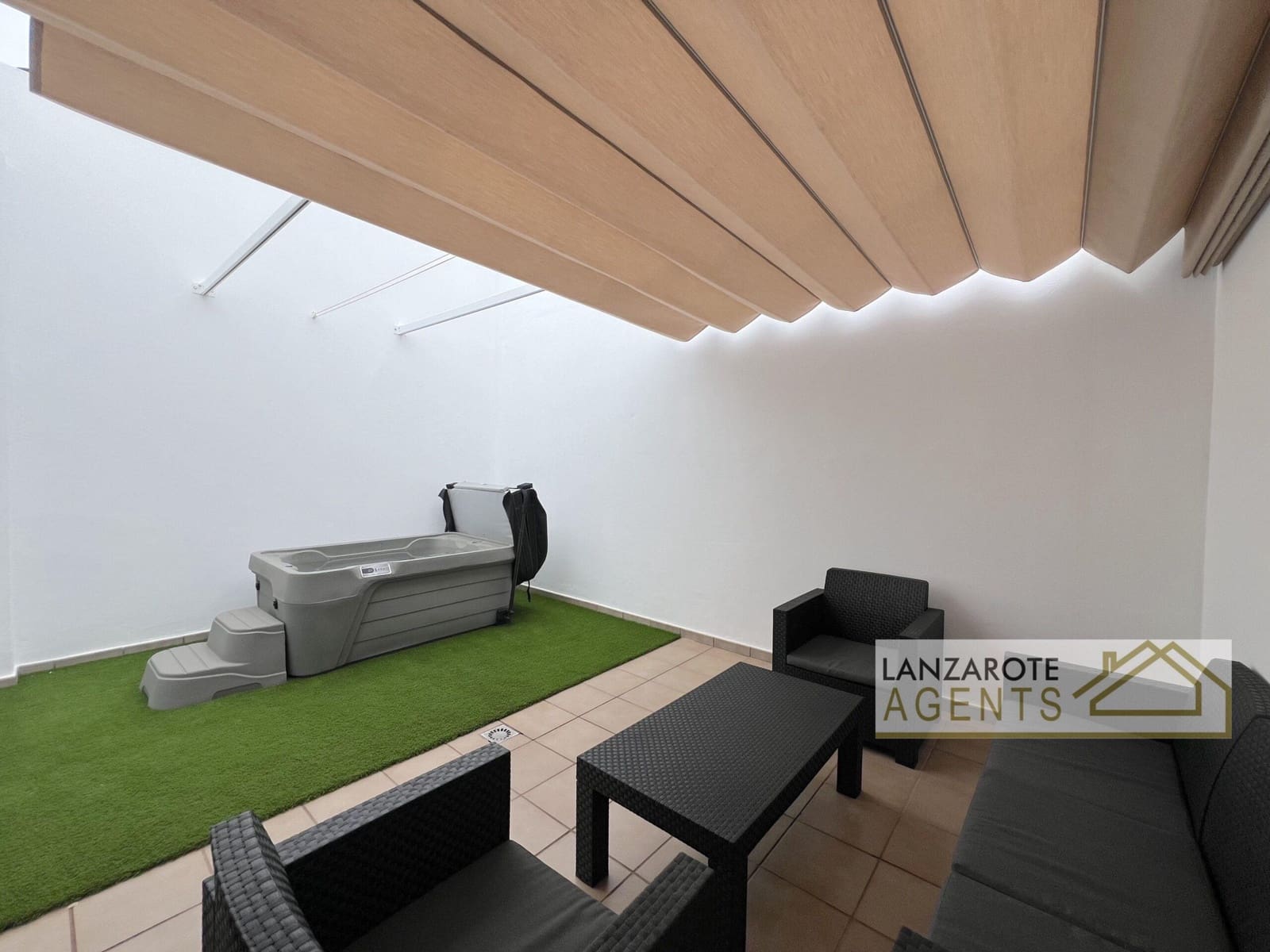 1 bedroom Apartment for sale in Playa Blanca - € 295,000 (Ref: 9726936)