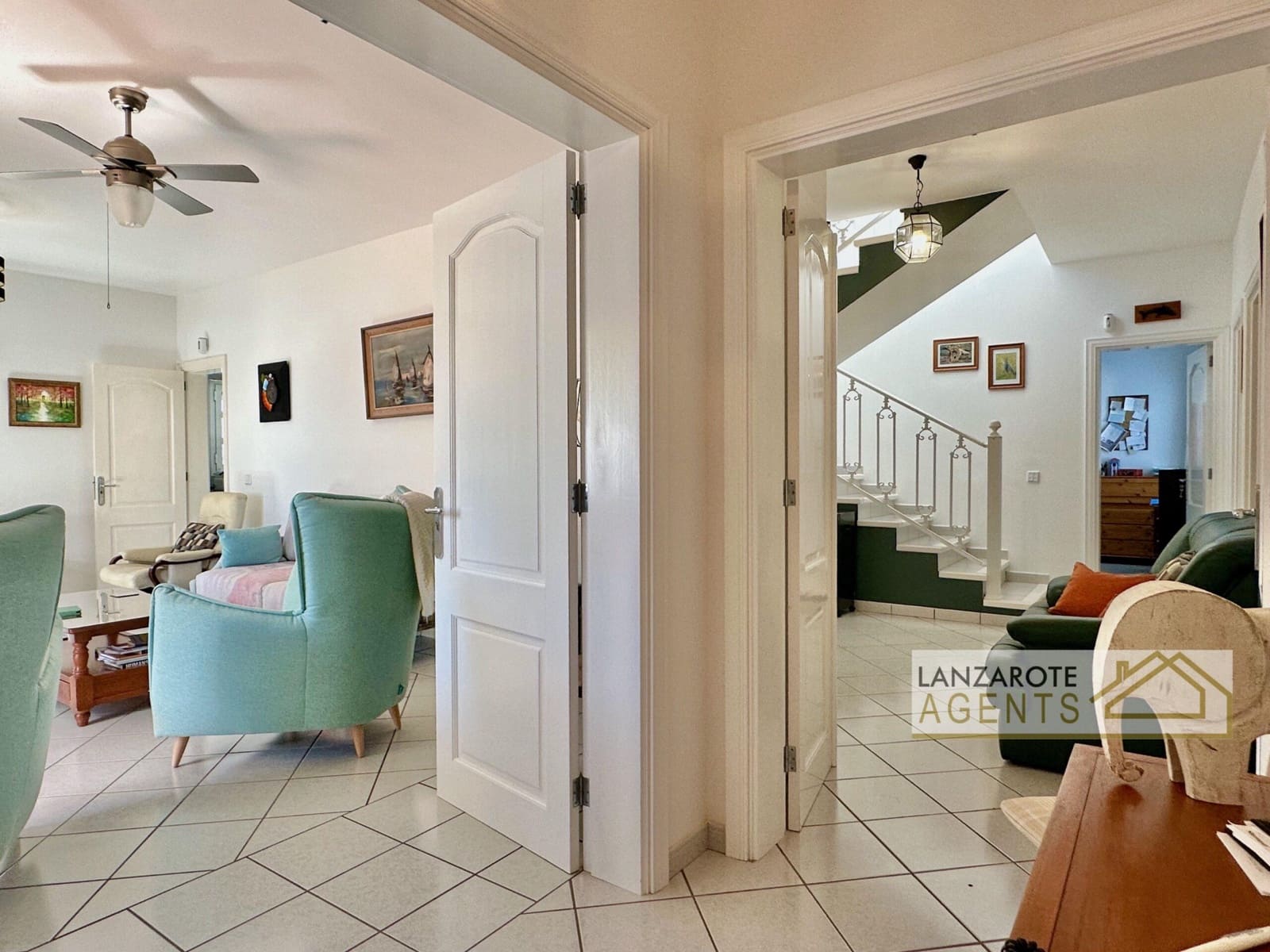 3 bedroom Villa for sale in Yaiza - € 580,000 (Ref: 9736163)