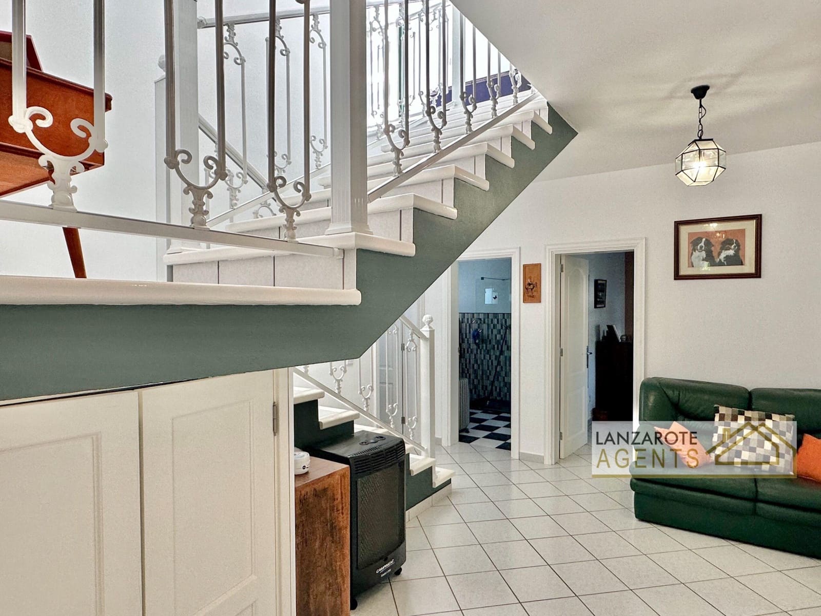 3 bedroom Villa for sale in Yaiza - € 580,000 (Ref: 9736163)