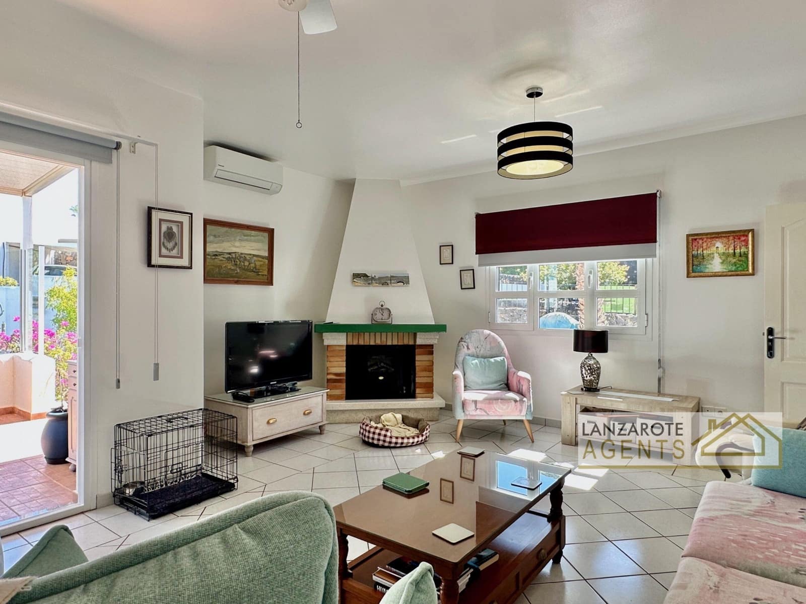 3 bedroom Villa for sale in Yaiza - € 580,000 (Ref: 9736163)