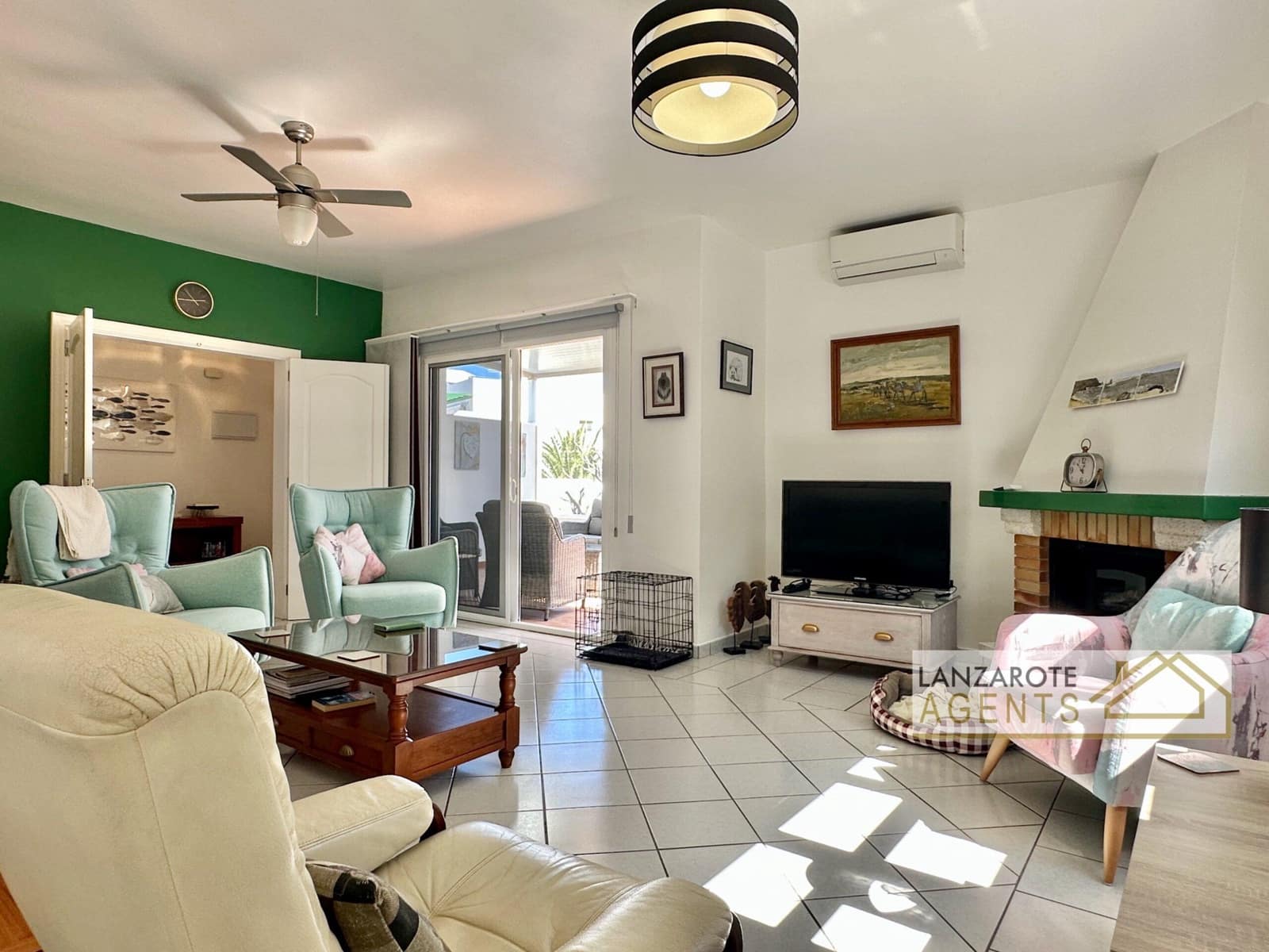 3 bedroom Villa for sale in Yaiza - € 580,000 (Ref: 9736163)