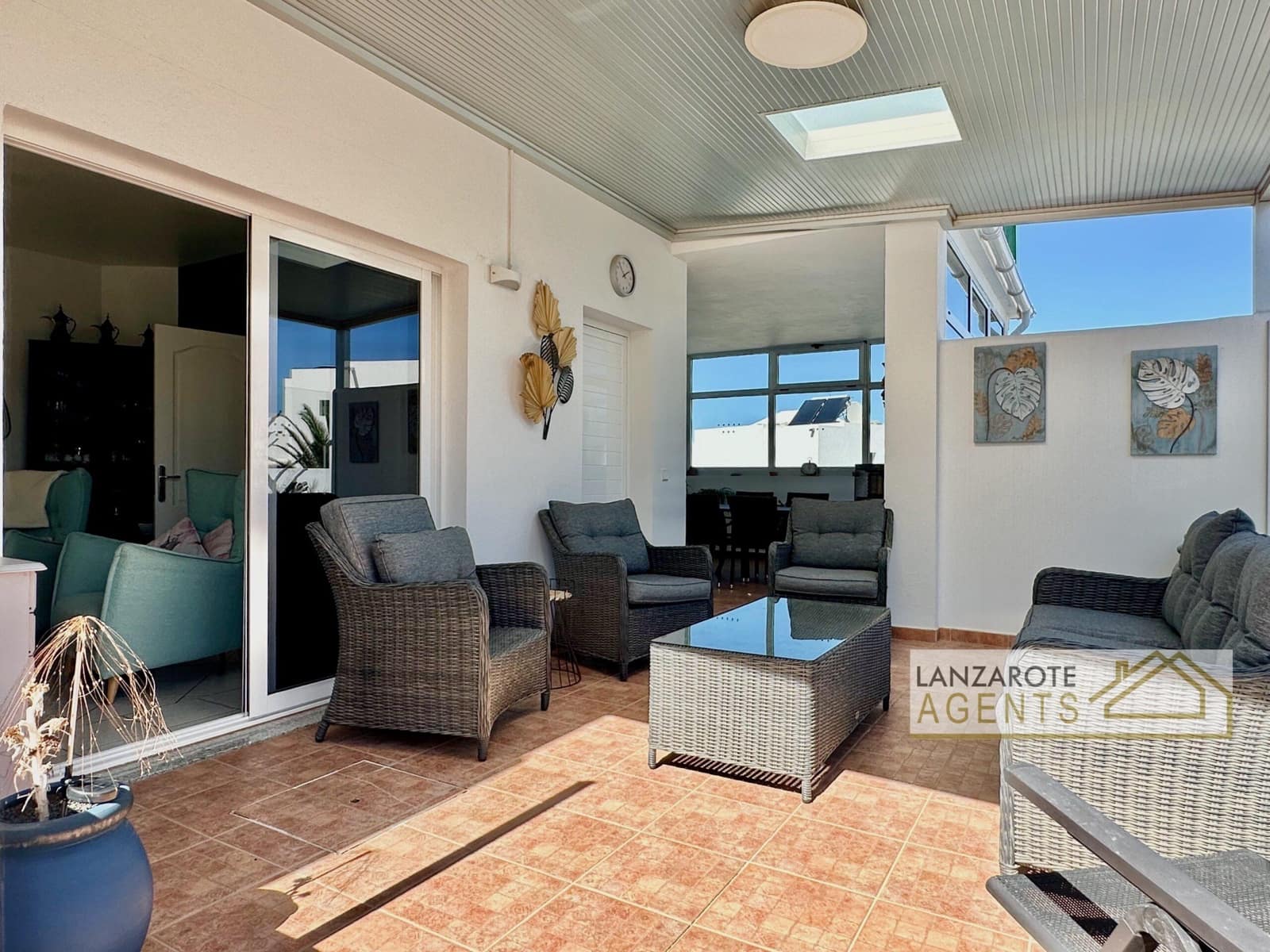 3 bedroom Villa for sale in Yaiza - € 580,000 (Ref: 9736163)