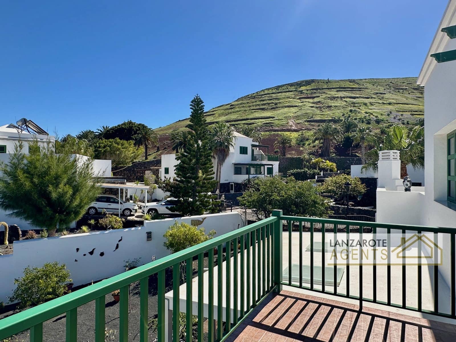 3 bedroom Villa for sale in Yaiza - € 580,000 (Ref: 9736163)