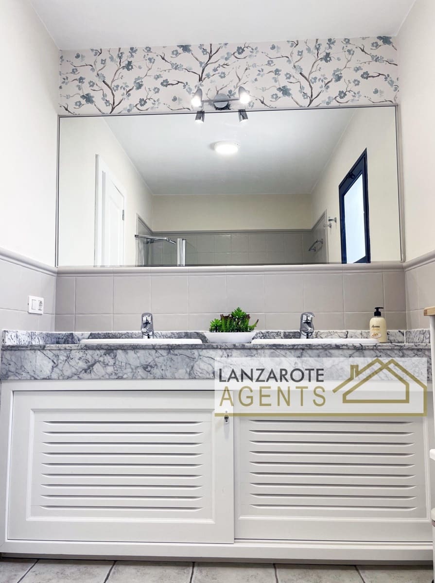 4 soveværelse Villa til salg i Playa Blanca med swimmingpool garage - € 590.000 (Ref: 9762388)