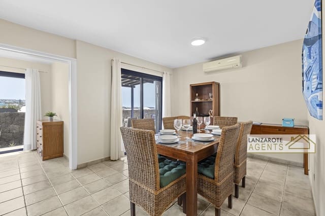 4 soveværelse Villa til salg i Playa Blanca, Yaiza med swimmingpool garage - € 590.000 (Ref: 9762388)