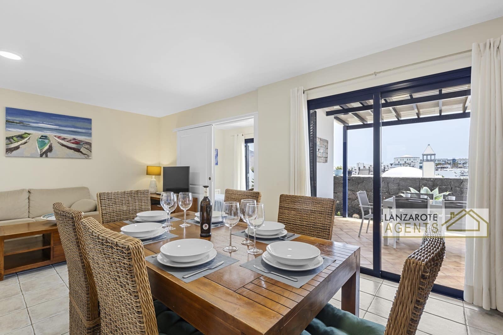 4 soveværelse Villa til salg i Playa Blanca med swimmingpool garage - € 590.000 (Ref: 9762388)