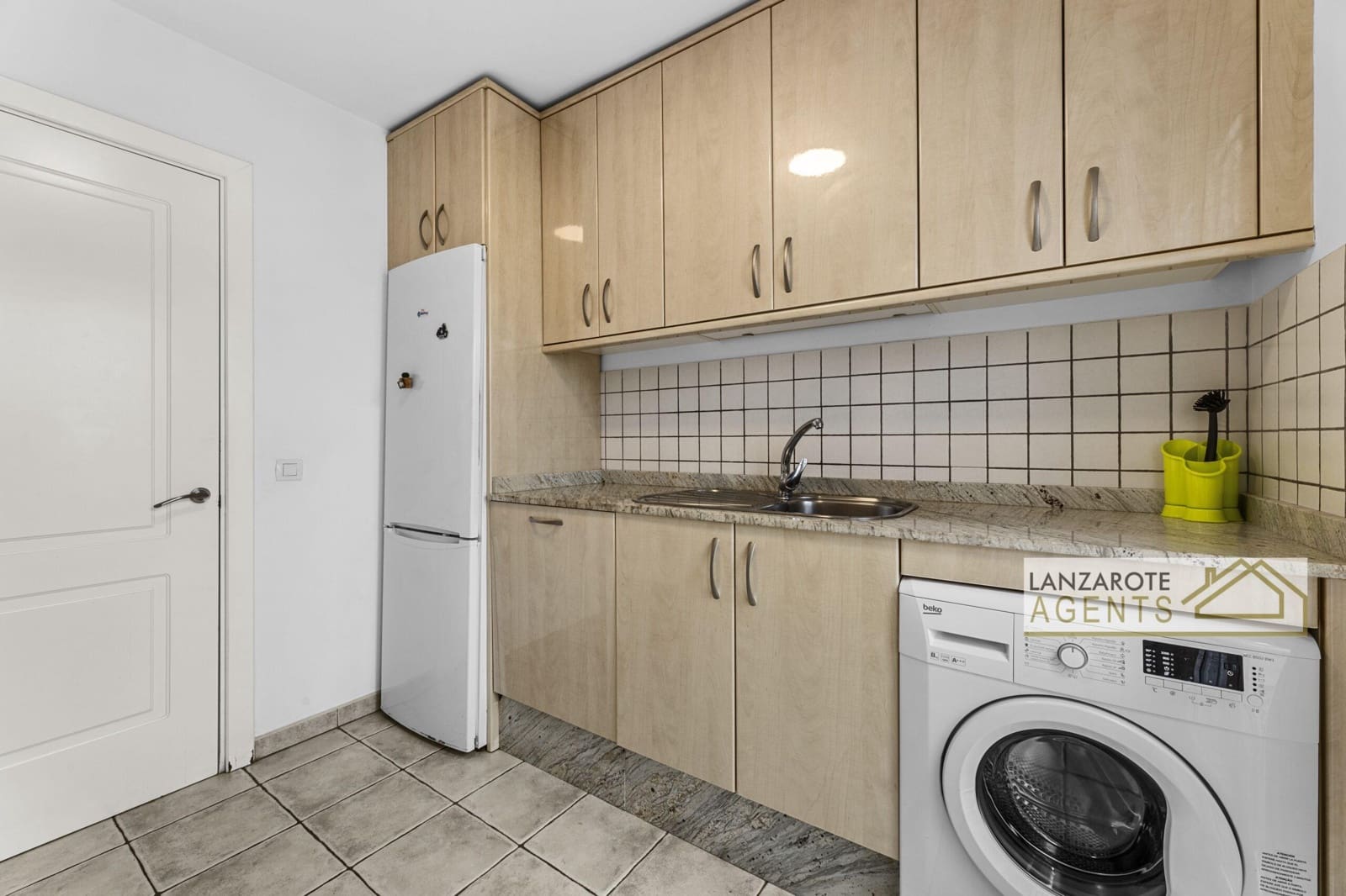 4 soveværelse Villa til salg i Playa Blanca med swimmingpool garage - € 590.000 (Ref: 9762388)