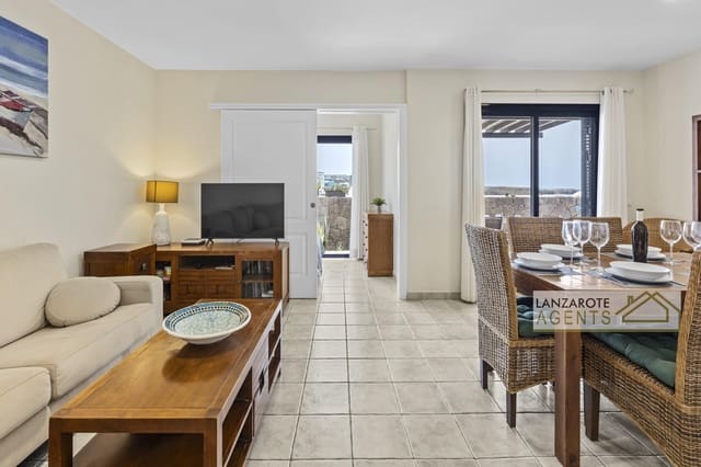 4 soveværelse Villa til salg i Playa Blanca, Yaiza med swimmingpool garage - € 590.000 (Ref: 9762388)