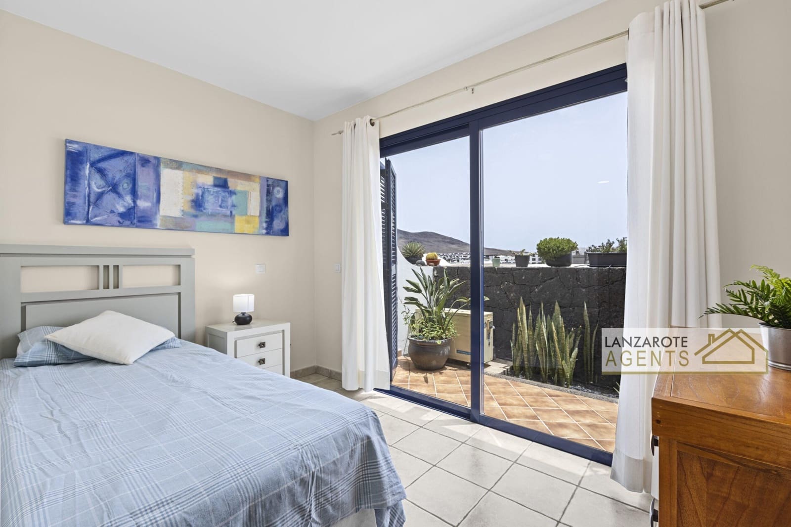 4 soveværelse Villa til salg i Playa Blanca med swimmingpool garage - € 590.000 (Ref: 9762388)