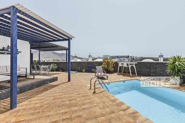 4 soveværelse Villa til salg i Playa Blanca, Yaiza med swimmingpool garage - € 590.000 (Ref: 9762388)