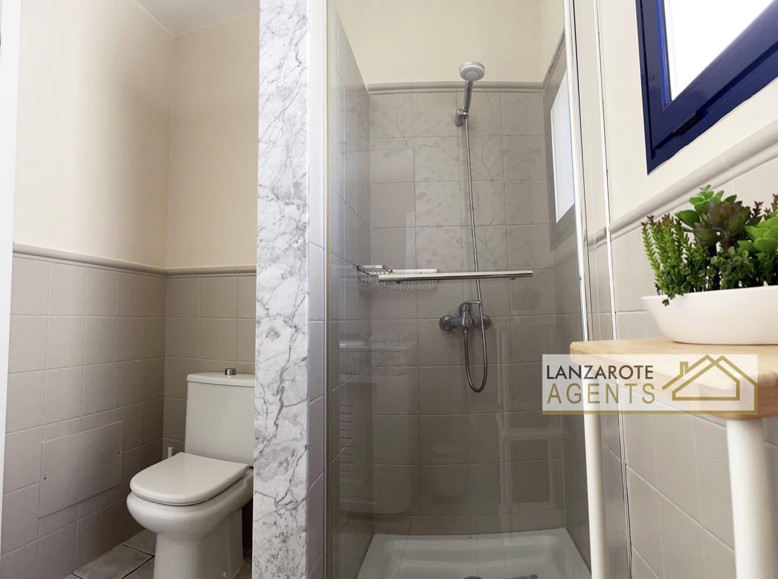 4 soveværelse Villa til salg i Playa Blanca med swimmingpool garage - € 590.000 (Ref: 9762388)