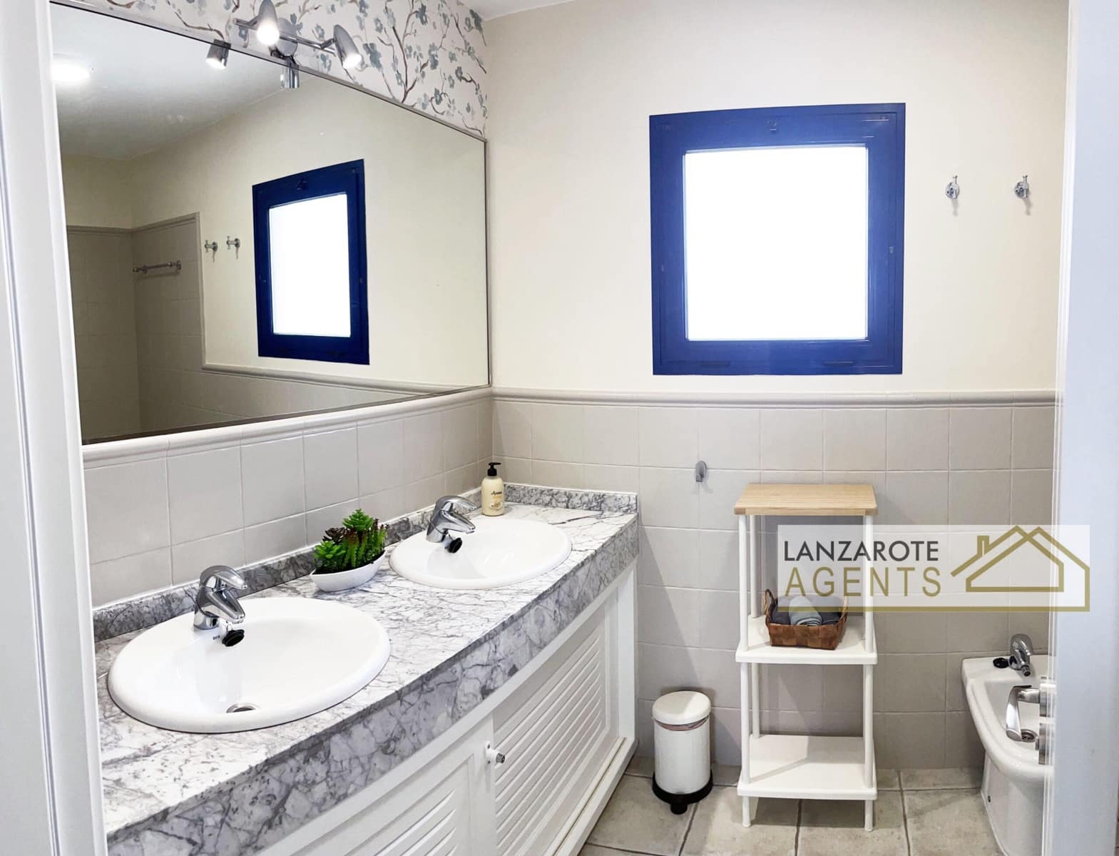 4 soveværelse Villa til salg i Playa Blanca med swimmingpool garage - € 590.000 (Ref: 9762388)