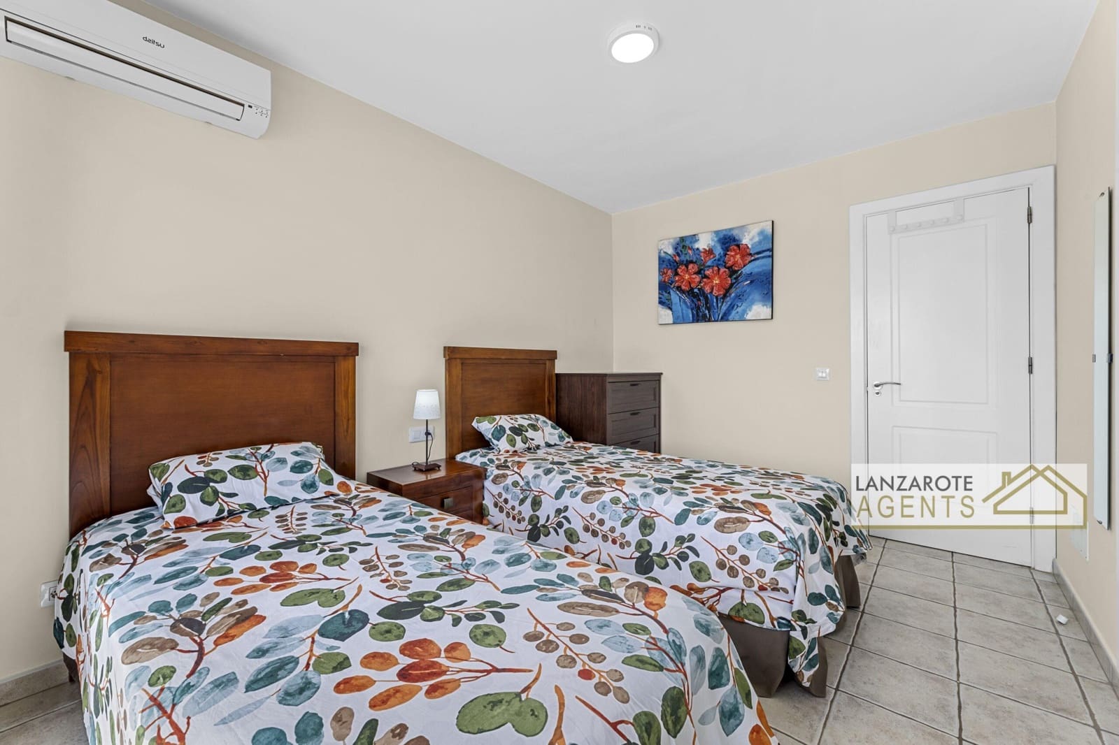 4 soveværelse Villa til salg i Playa Blanca med swimmingpool garage - € 590.000 (Ref: 9762388)