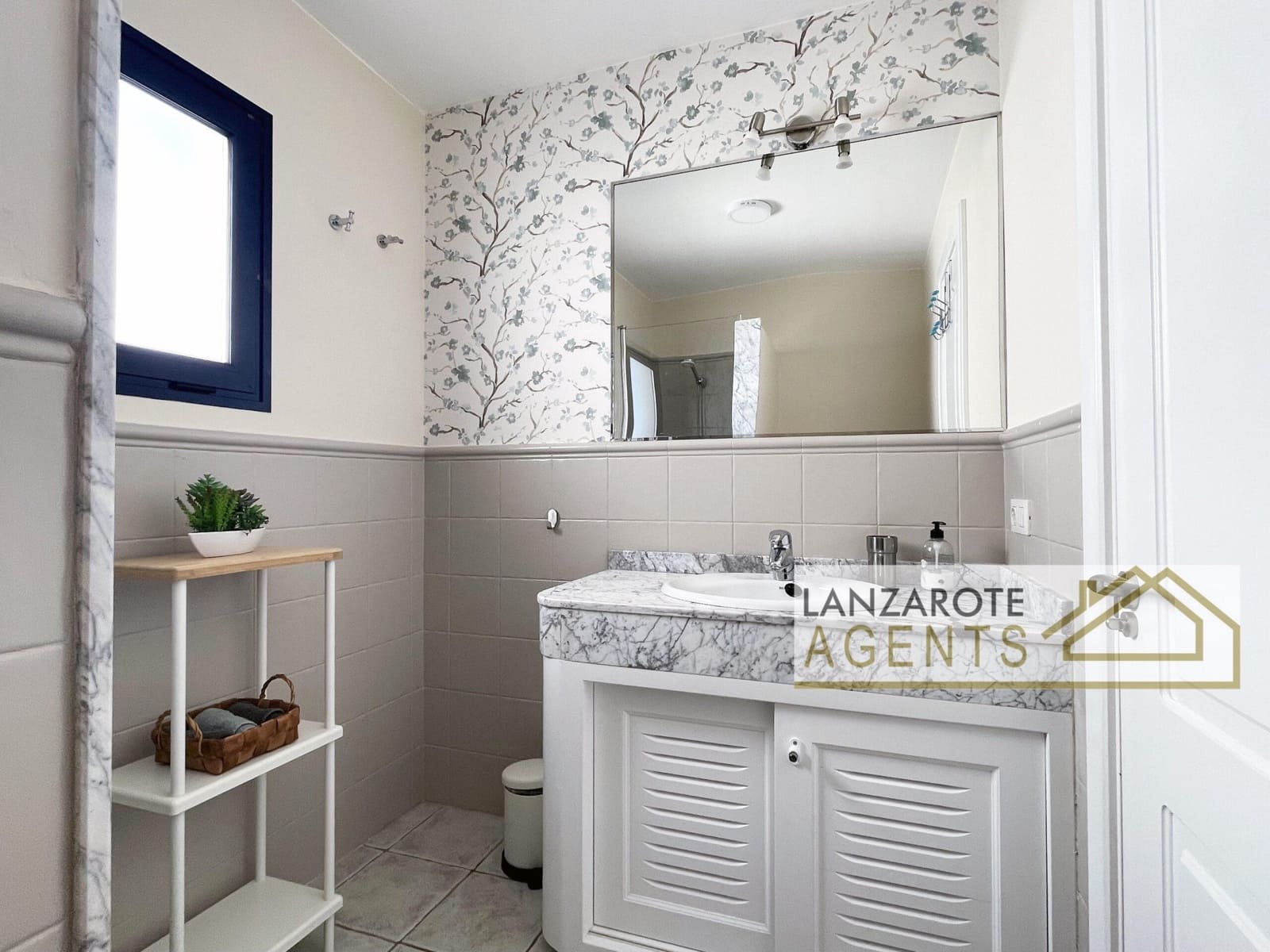 4 soveværelse Villa til salg i Playa Blanca med swimmingpool garage - € 590.000 (Ref: 9762388)