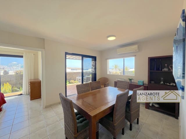 4 soveværelse Villa til salg i Playa Blanca, Yaiza med swimmingpool garage - € 590.000 (Ref: 9762388)