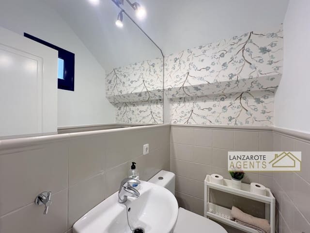 4 soveværelse Villa til salg i Playa Blanca, Yaiza med swimmingpool garage - € 590.000 (Ref: 9762388)