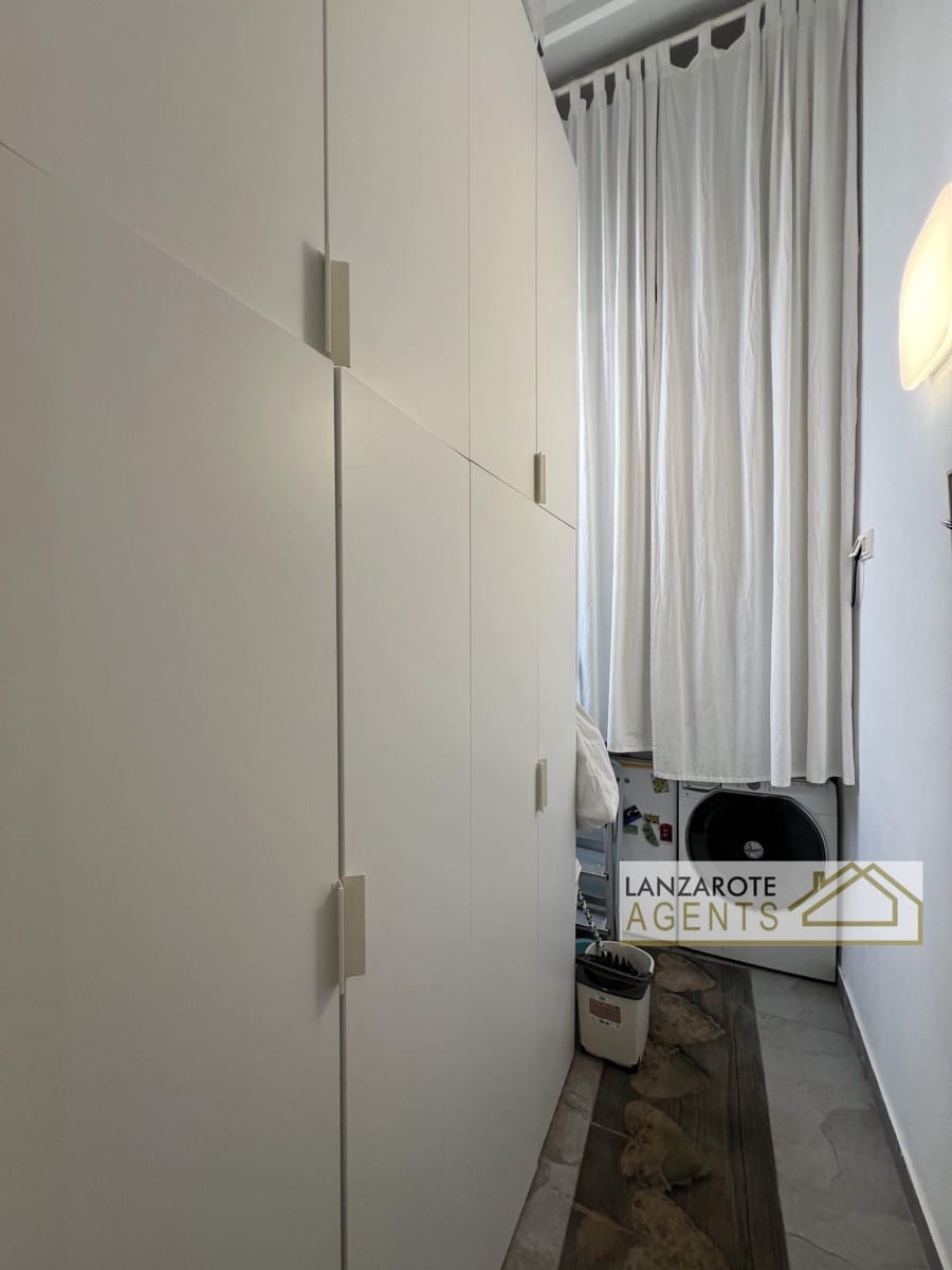 3 bedroom Villa for sale in Playa Blanca with pool - € 465,000 (Ref: 9770987)