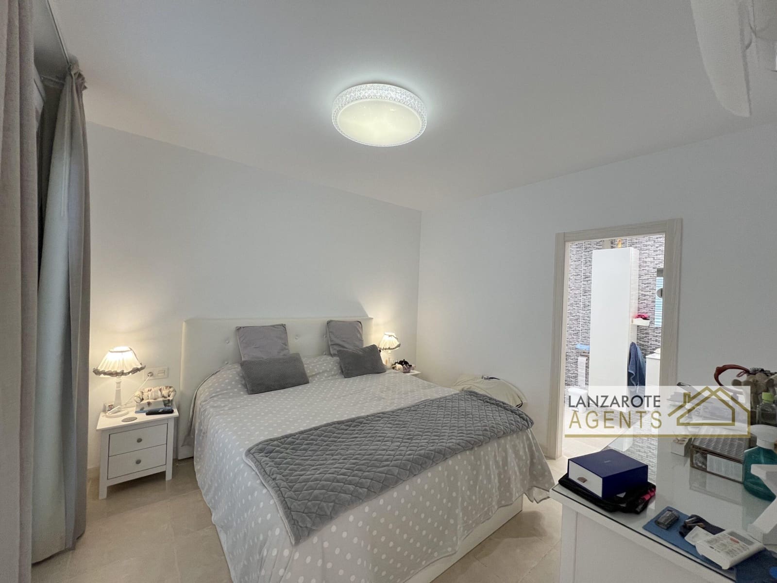 3 bedroom Villa for sale in Playa Blanca with pool - € 465,000 (Ref: 9770987)